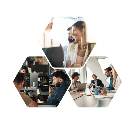 tres hexágonos con escenas de colaboración profesional y trabajo en equipo